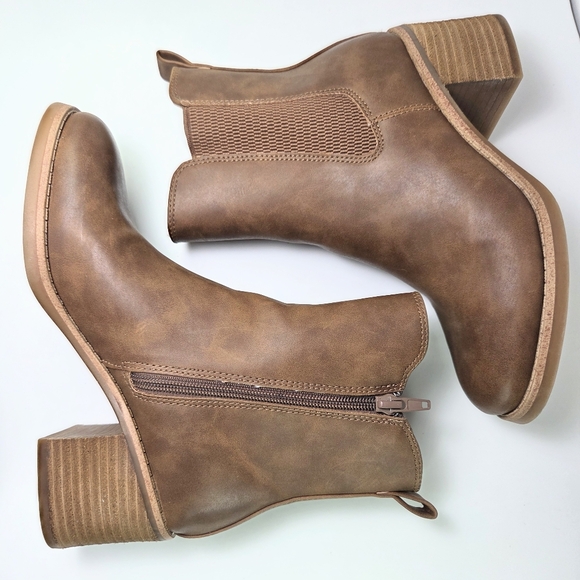 B.O.C. Finn Tan Caramel Faux Leather Chelsea Bootie Zip Stacked Block Heel W 6 - Picture 16 of 16